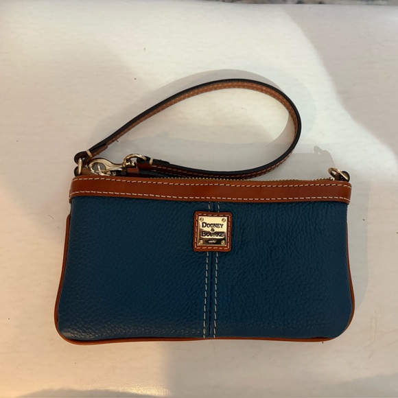 Dooney & Bourke Handbags - Dooney & Bourke Navy and Brown Wristlet EUC